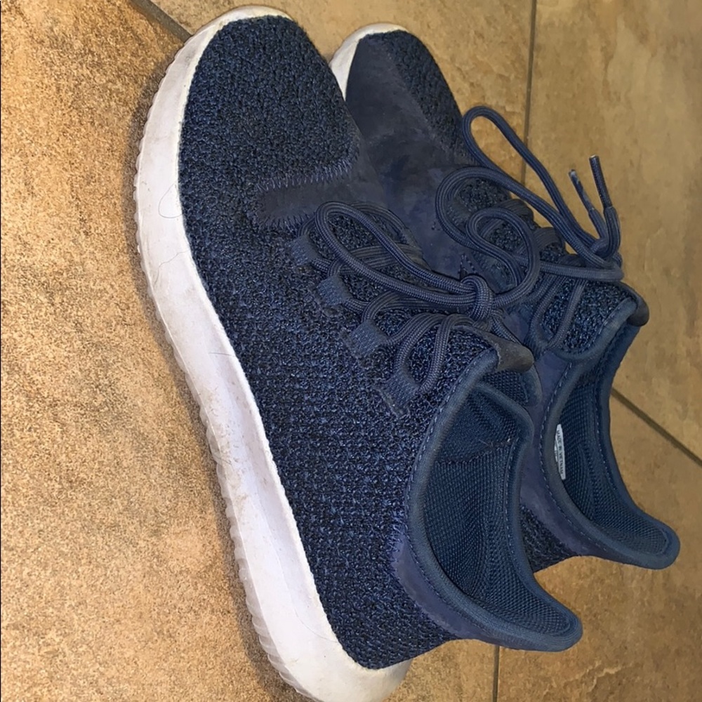 Adidas Tubular navy blue shoe